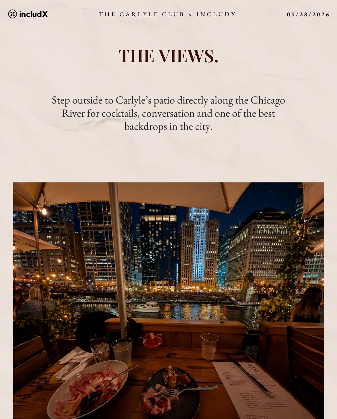 Priveliște nocturnă spre Chicago River de pe terasa The Carlyle Club